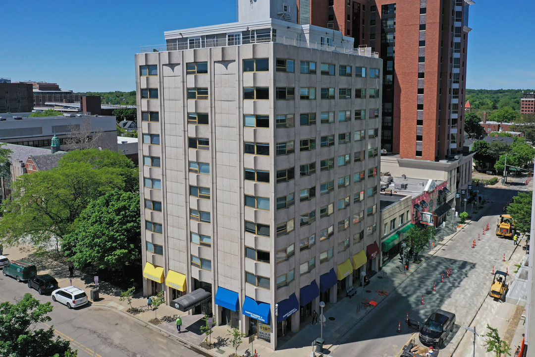 400 Maynard in Ann Arbor, MI - Foto de edificio