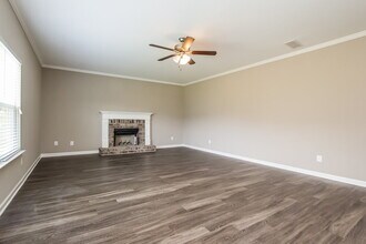 737 Fieldcrest Dr in Dallas, GA - Building Photo - Building Photo