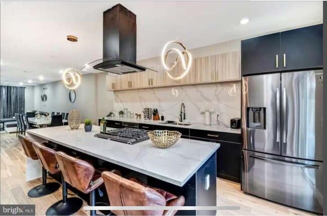 2309 Dickinson St in Philadelphia, PA - Building Photo - Building Photo
