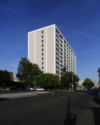 Vista Towers in Los Angeles, CA - Foto de edificio - Building Photo