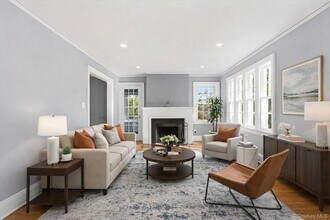 37 Longview Dr in Scarsdale, NY - Building Photo - Building Photo