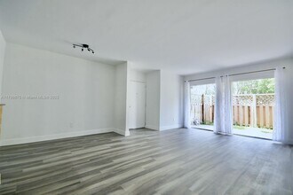 4500 NW 79th Ave in Doral, FL - Building Photo - Building Photo