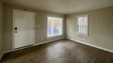 18851 Klinger St in Detroit, MI - Building Photo - Building Photo