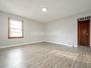 1143 Charbonier Rd in Florissant, MO - Building Photo - Building Photo