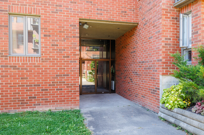 1950 Saint-Jacques Rue in Montréal, QC - Building Photo - Building Photo