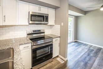 11921 Golden Blvd in Bellevue, NE - Building Photo - Building Photo