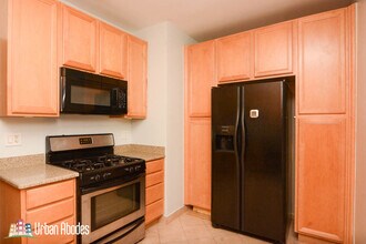 537 W Brompton Ave in Chicago, IL - Building Photo - Building Photo