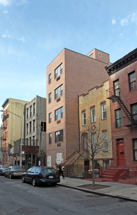 423 East 117th Street in New York, NY - Foto de edificio