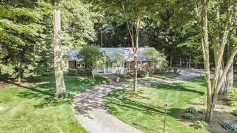 995 Windrow St SE in Grand Rapids, MI - Building Photo