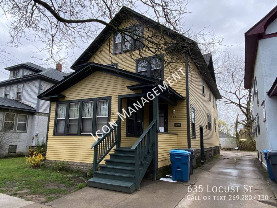 635 Locust St in Kalamazoo, MI - Building Photo