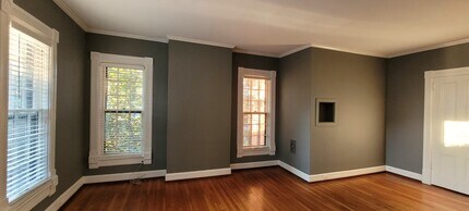 463 W Gray St, Unit 4 in Elmira, NY - Building Photo - Building Photo