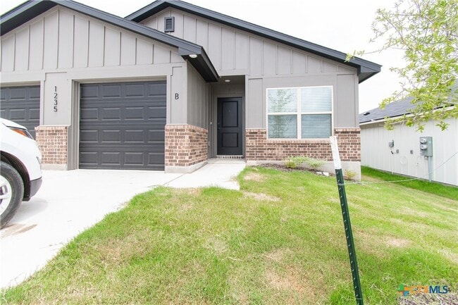 property at 1235 Concord Dr