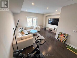 38 McGurran Ln in Richmond Hill, ON - Building Photo - Building Photo