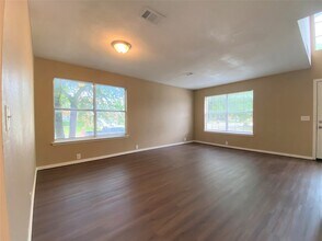 1125 Greenbend Dr in Denton, TX - Building Photo - Building Photo