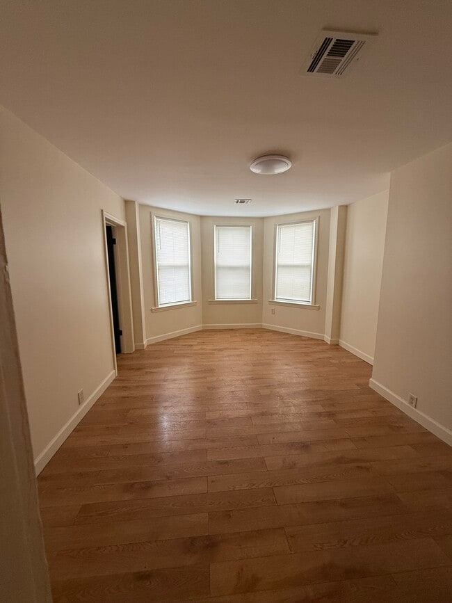 132 Wakeman Ave, Unit 2 in Newark, NJ - Building Photo - Building Photo