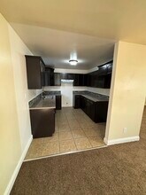 324 W 77th St in Los Angeles, CA - Building Photo - Building Photo