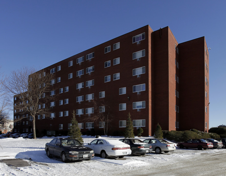 Lockwood Plaza Apartments in Providence, RI - Building Photo