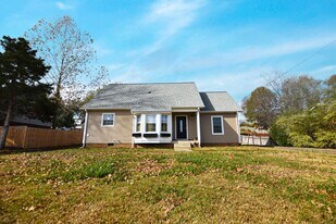 422 Cook Dr in Clarksville, TN - Building Photo