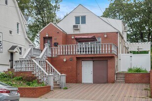 85-66 188th St in Queens, NY - Building Photo