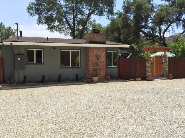 21620 Circle Trl in Topanga, CA - Building Photo - Building Photo