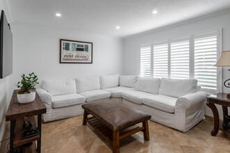 Furnished Corporate Housing Townhome in Huntington Beach, CA - Building Photo - Interior Photo