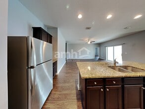 4890 St James Ln in Winter Haven, FL - Foto de edificio - Building Photo