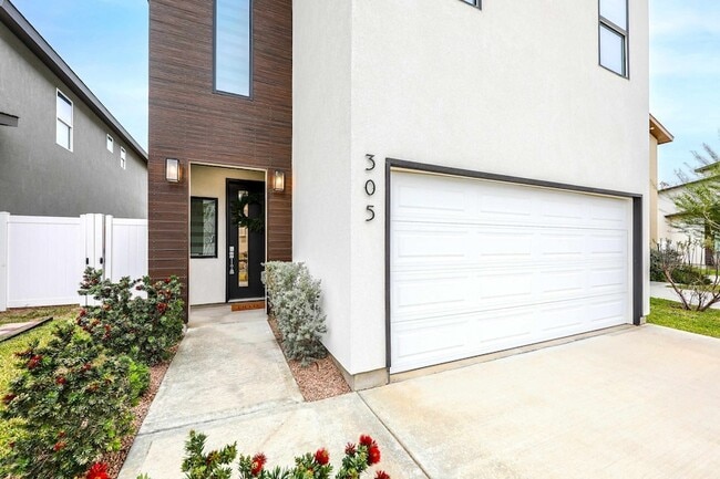 305 Deer Path Lp in Laredo, TX - Foto de edificio - Building Photo