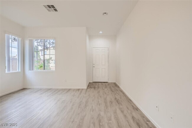 4045 Oliver Sagebrush Dr in Las Vegas, NV - Building Photo - Building Photo