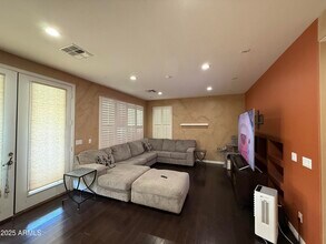92 W Hawk Way in Chandler, AZ - Building Photo - Building Photo