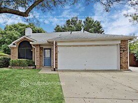 2707 Fountainview Dr in Corinth, TX - Building Photo