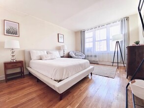 1200 Gravesend Neck Rd in Brooklyn, NY - Building Photo - Building Photo
