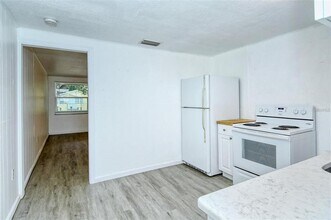 647 Church St in Nokomis, FL - Building Photo - Building Photo
