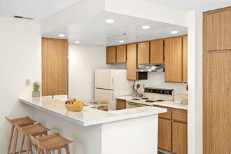 Pepperwood Apartments in Vista, CA - Building Photo - Building Photo