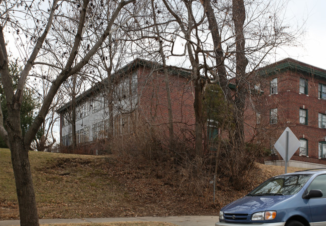 3719 WYOMING St in Kansas City, MO - Foto de edificio - Building Photo