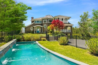 757 Montauk Hwy in Westhampton Beach, NY - Building Photo - Building Photo
