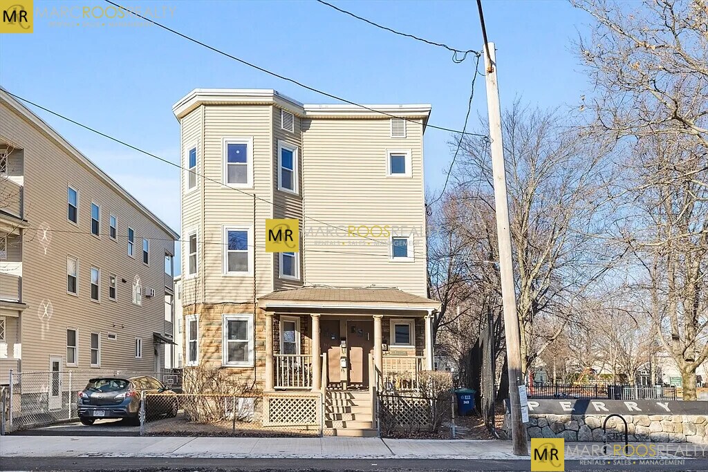 361 Washington St in Somerville, MA - Building Photo