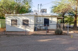 3715 E Glenn St in Tucson, AZ - Building Photo - Building Photo