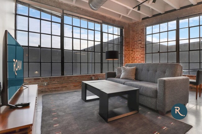 822 Howard Ave in New Orleans, LA - Building Photo - Building Photo