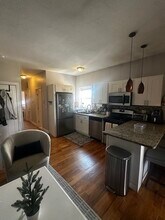 199 Athens St in Boston, MA - Foto de edificio - Building Photo