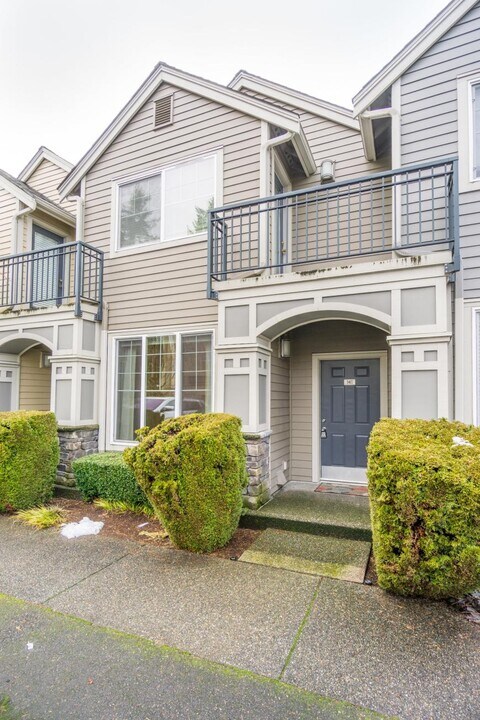 9223 122nd Ct NE in Kirkland, WA - Building Photo