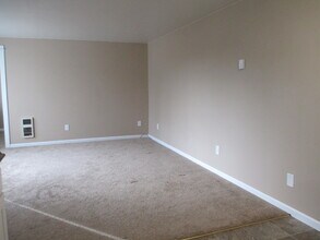 3322 NE Lancaster St, Unit Apt 4 in Corvallis, OR - Building Photo - Building Photo