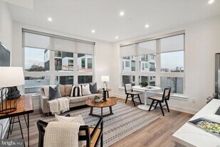 2400 Frankford Ave, Unit 301 in Philadelphia, PA - Building Photo