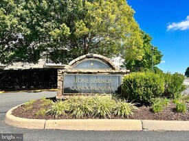 41967 Pickwick Ml Ter in Stone Ridge, VA - Building Photo