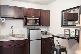 1333 E Thomas Rd in Phoenix, AZ - Building Photo - Building Photo