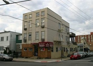 105 Bowers St in Jersey City, NJ - Building Photo - Building Photo