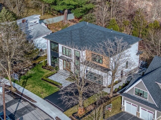 71 Harwich Rd in Newton, MA - Building Photo - Building Photo