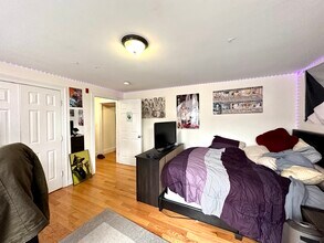 107 Fisher Ave, Unit 1 in Boston, MA - Building Photo - Building Photo