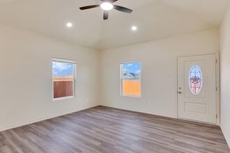 1018 N Eva Ave in Monahans, TX - Building Photo - Building Photo