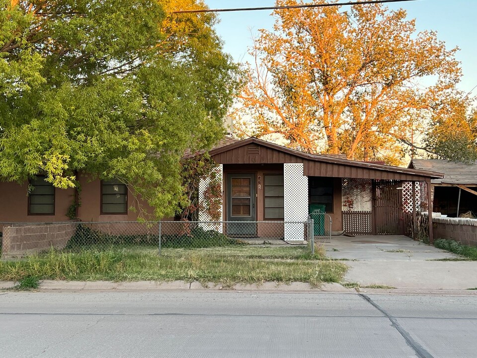 406-408 N 1st Ave in Holbrook, AZ - Building Photo