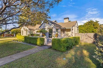 9461 Waterview Rd in Dallas, TX - Building Photo - Building Photo